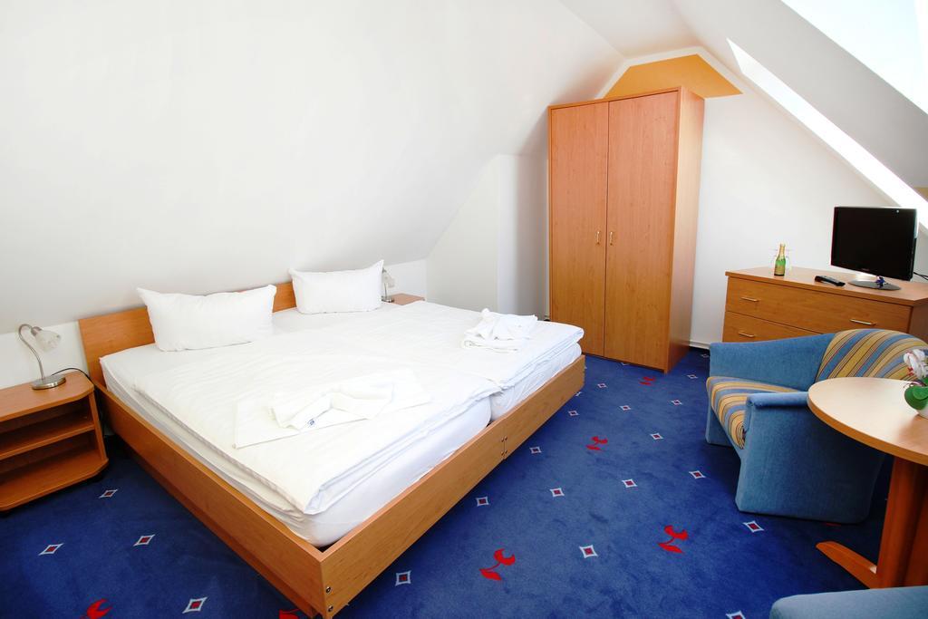 Hotel Pension Kirschstein Wolgast Exterior foto